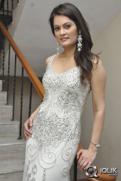 Angela-Kumar-at-Hang-Up-Movie-Audio-Launch